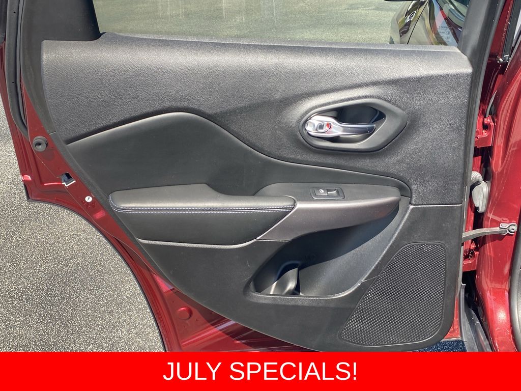 Used 2021 Jeep Cherokee SUV