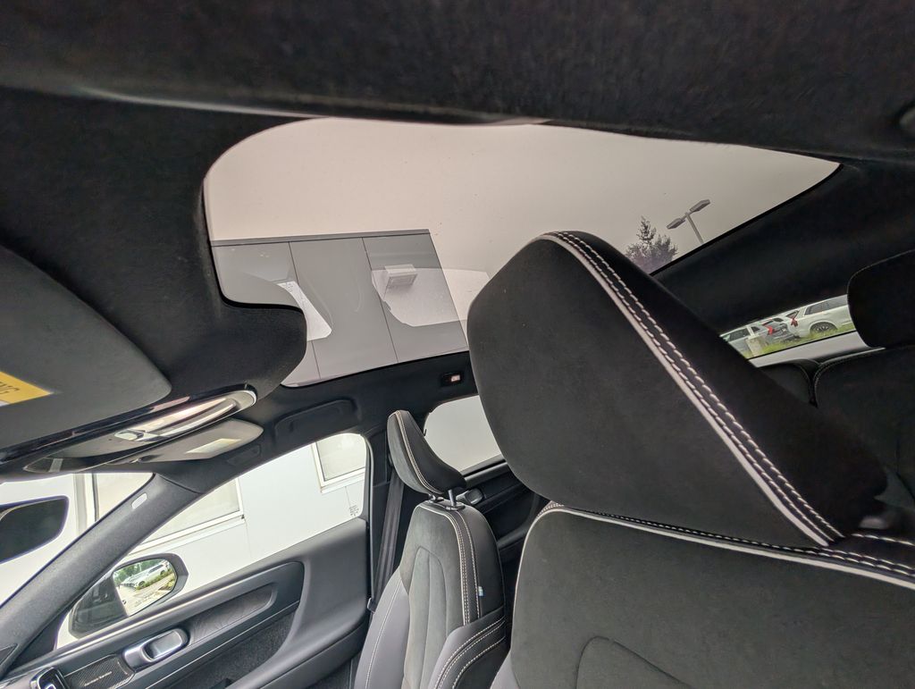 Used 2023 Black Volvo Ultimate image 10