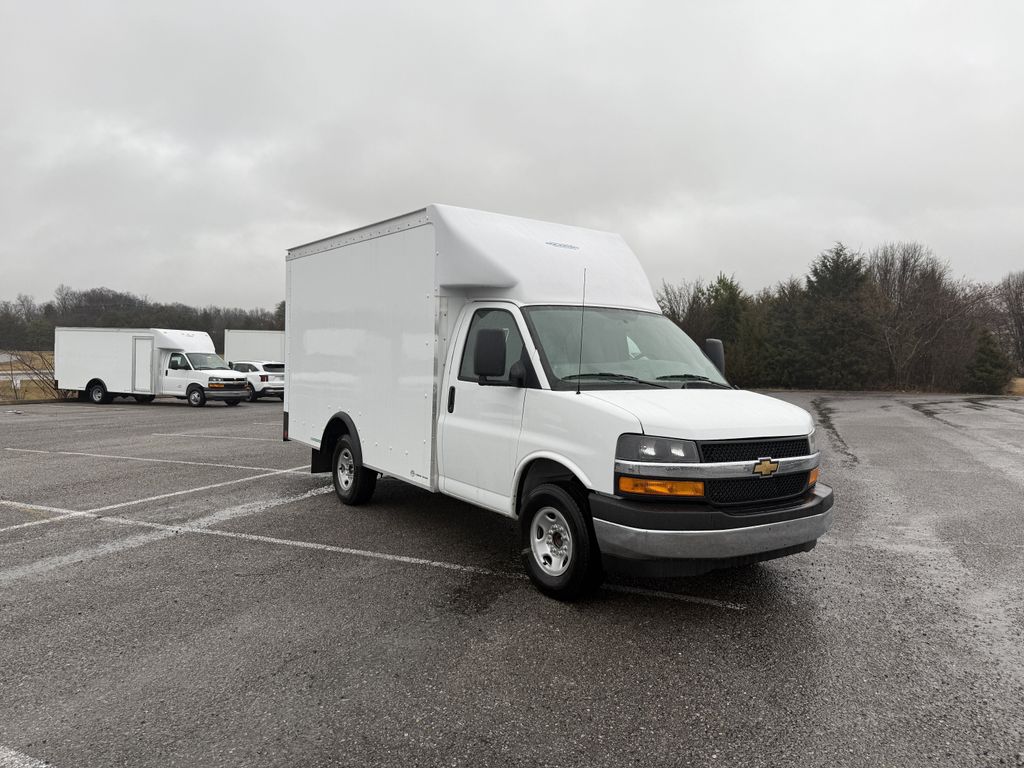 2025 Chevrolet Express Chassis 3500 Cutaway 139