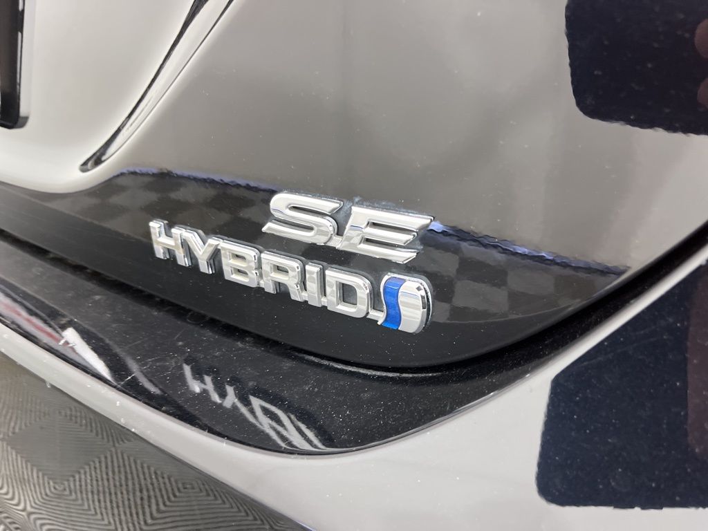 2024 Toyota Camry SE 4