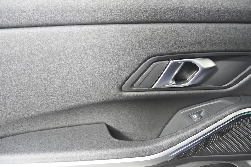 2024 BMW 3 Series 330i 14