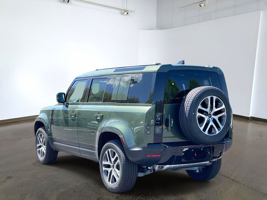 New 2026 Green Land Rover S image 6