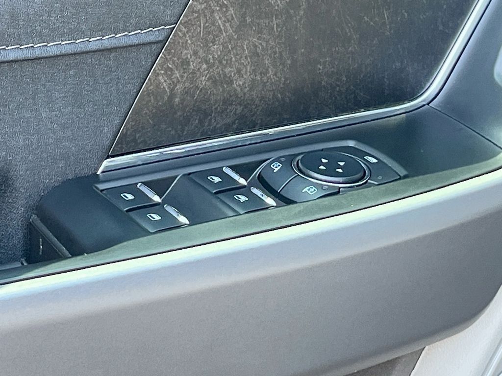Used 2025 Black Ford XLT image 18