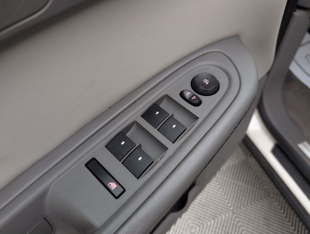Used 2015 White GMC SLT-1 image 34
