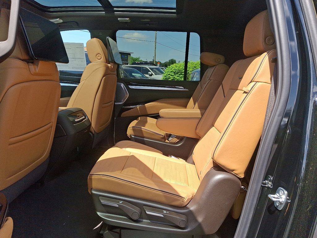 2025 Cadillac Escalade ESV Premium 5