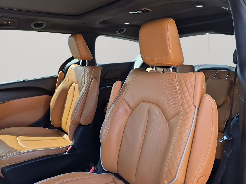 Used Car 2023 Chrysler Pacifica Hybrid  Pinnacle For Sale Under $35,000 In Austin, Texas