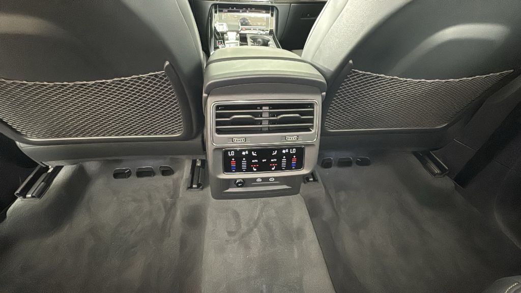 2025 Audi Q7  23