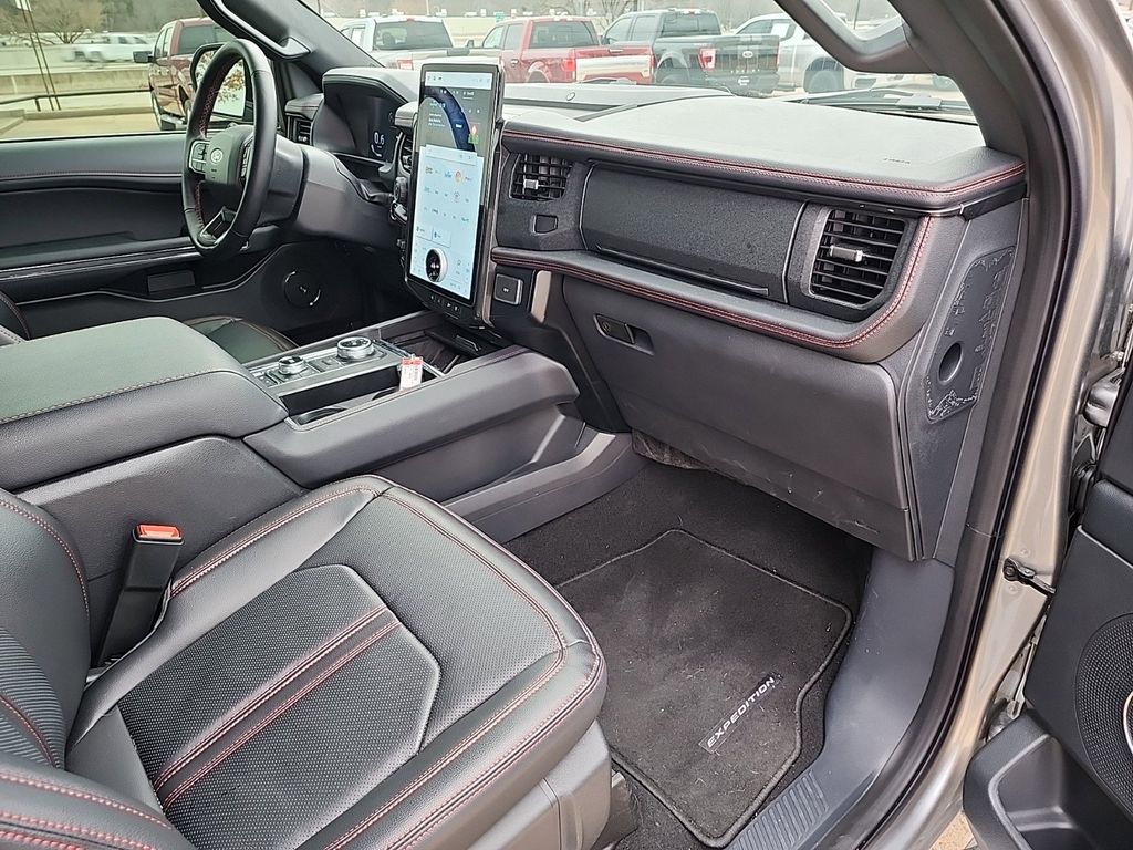 2024 Ford Expedition Limited photo