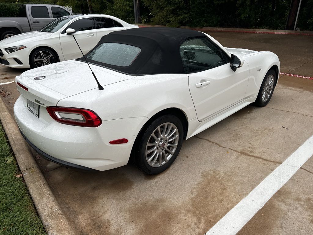 2018 Fiat 124 Spider Classica 17