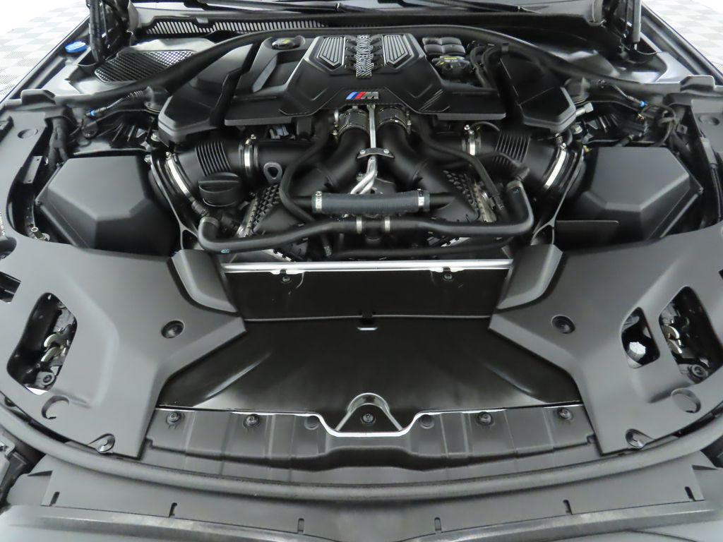 Thumbnail: 2022 BMW M5 - 30