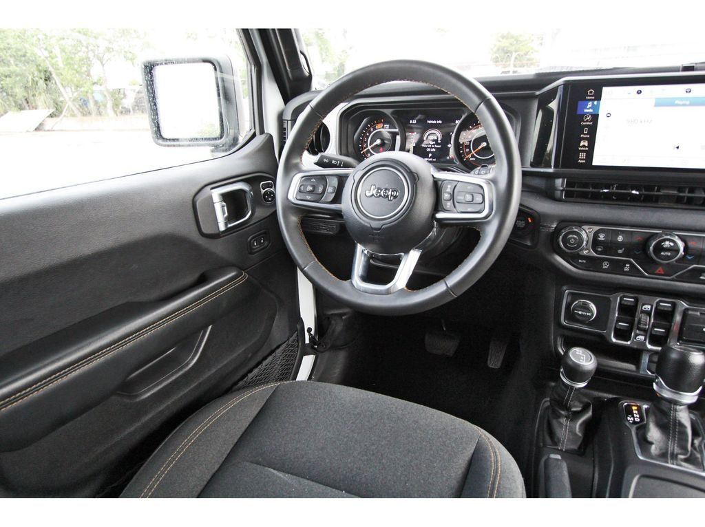 2024 Jeep Wrangler Sahara - 7