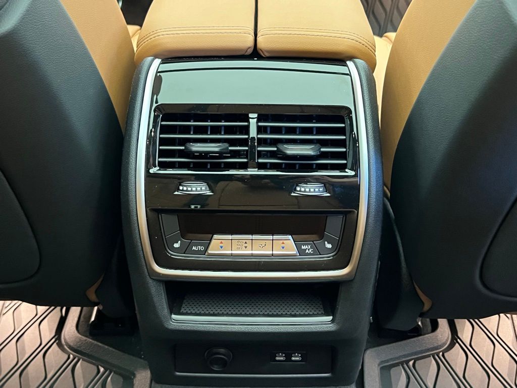 Thumbnail: 2026 BMW X5 - 9