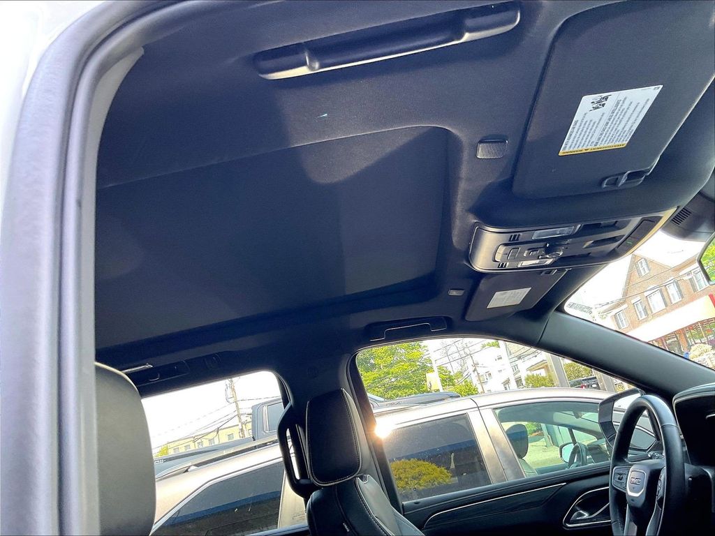 2023 GMC Yukon — photo 23