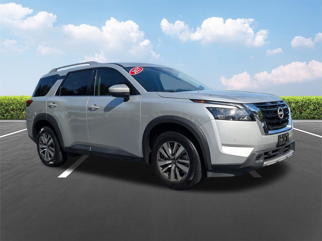 Used 2025 Nissan Pathfinder SUV