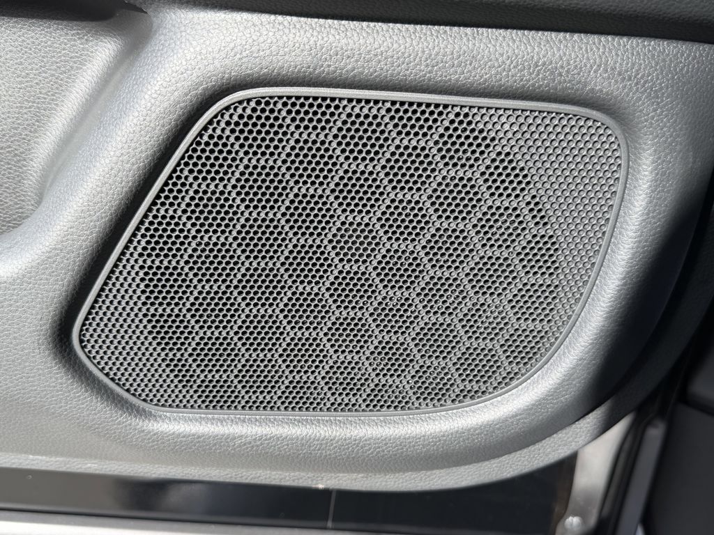 new 2025 Honda Pilot car, priced at $50,875