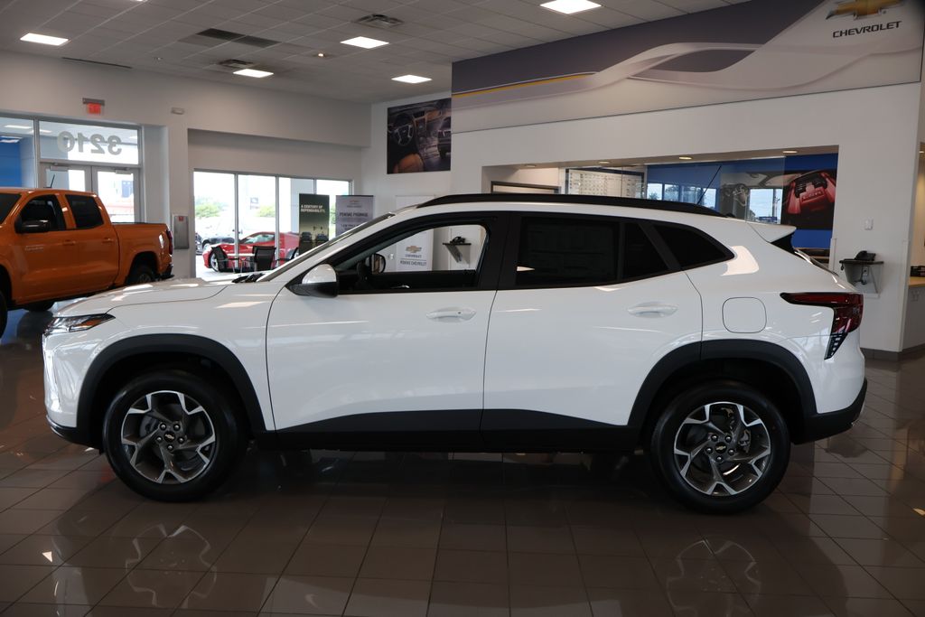 Thumbnail: 2025 Chevrolet Trax - 4