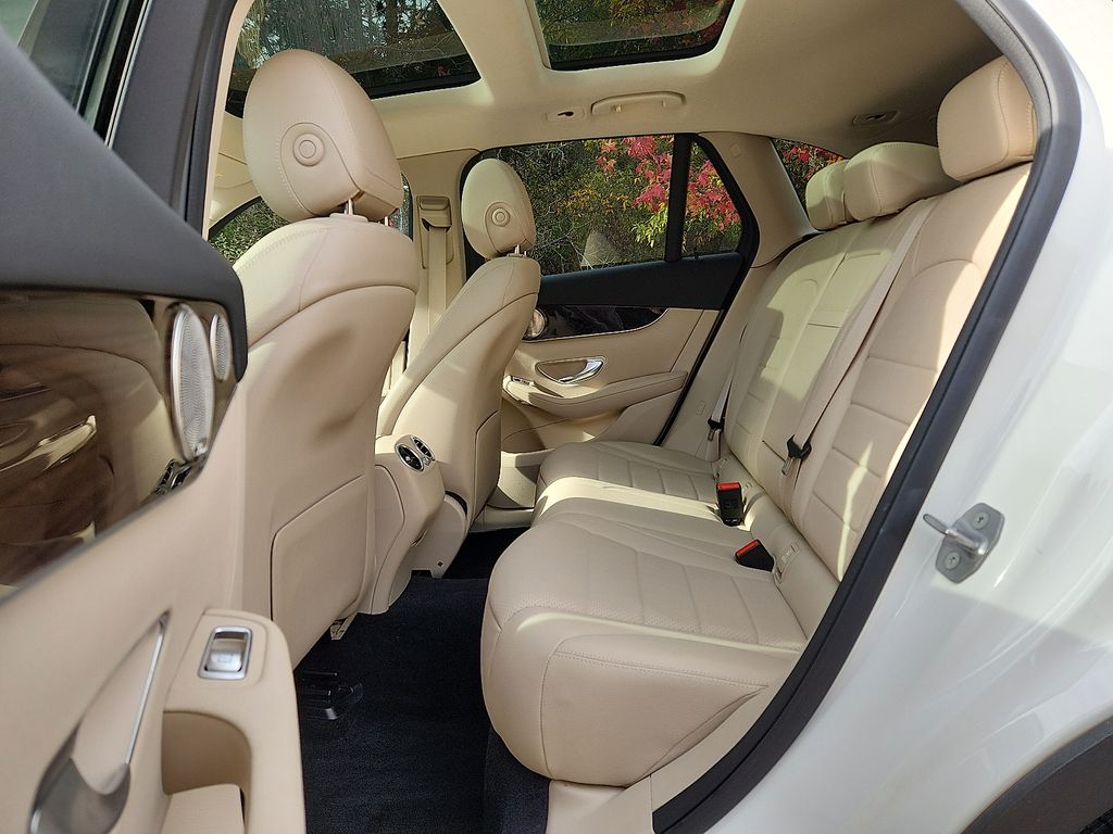 Thumbnail: 2021 Mercedes-Benz GLC - 10