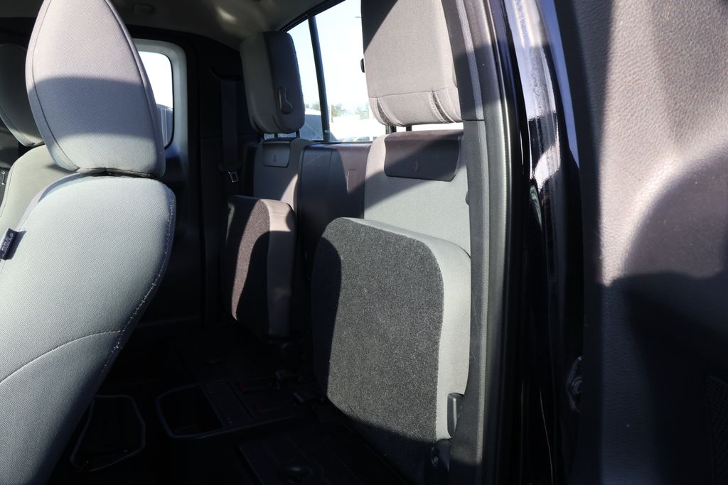 Thumbnail: 2016 Toyota Tacoma - 29