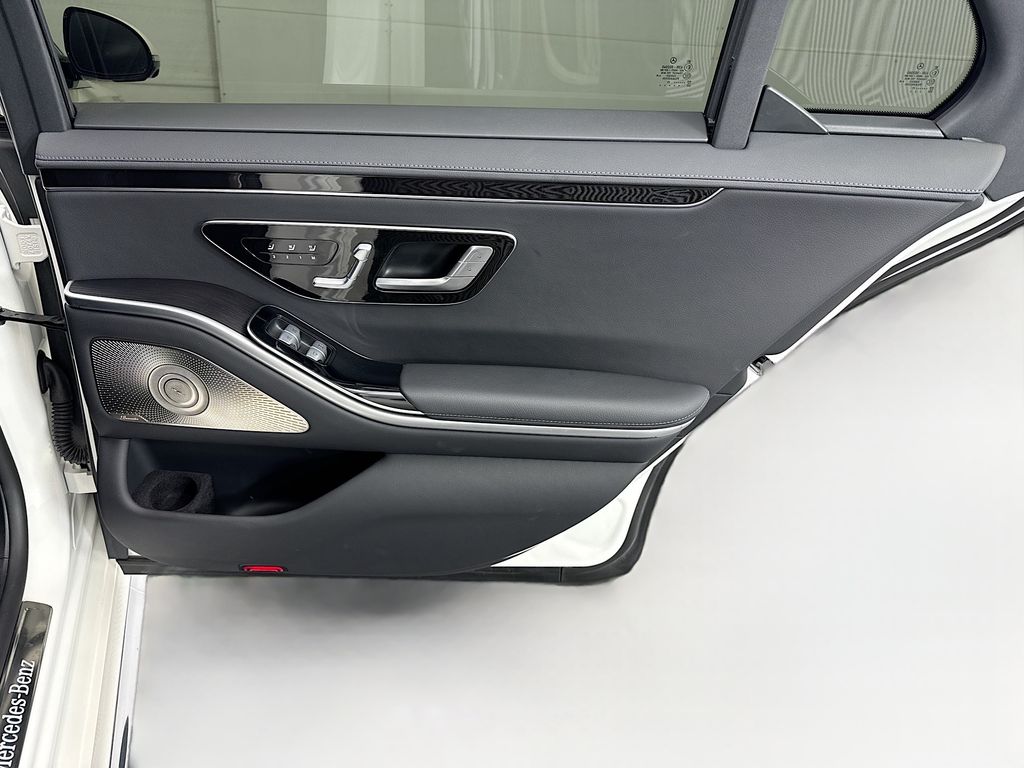 Thumbnail: 2023 Mercedes-Benz S-Class - 26