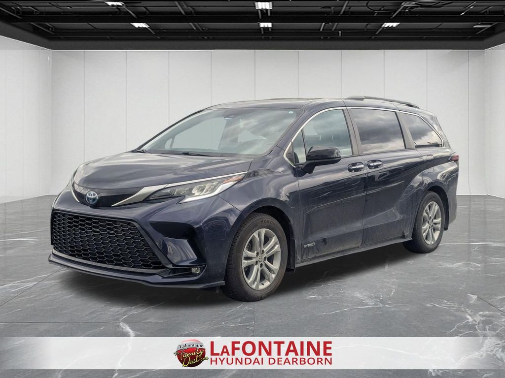 2021 Toyota Sienna XSE