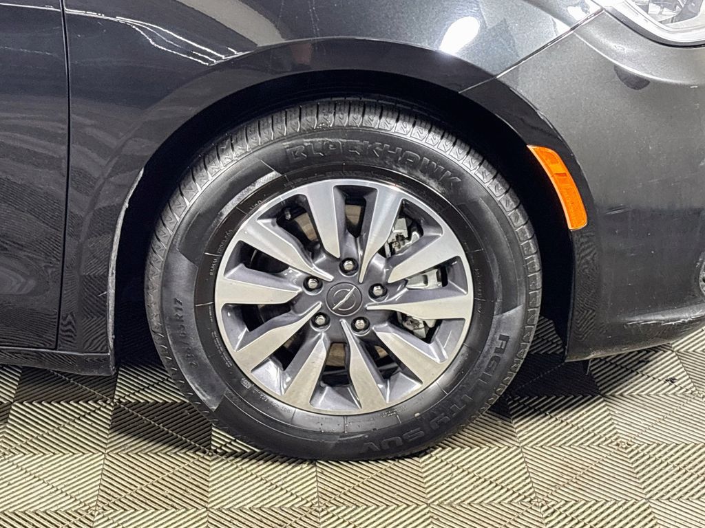 2023 Chrysler Pacifica Hybrid Touring L