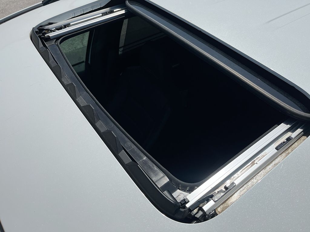 2022 Honda Pilot TrailSport White at Gullo Toyota