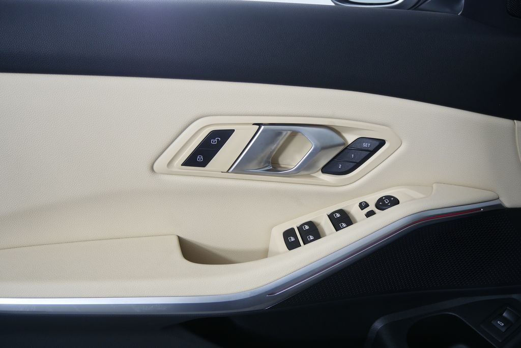 Thumbnail: 2025 BMW 3 Series - 9