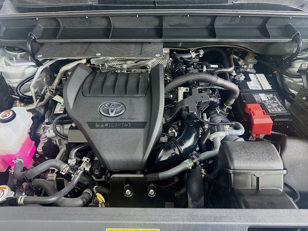 Thumbnail: 2024 Toyota Highlander - 31