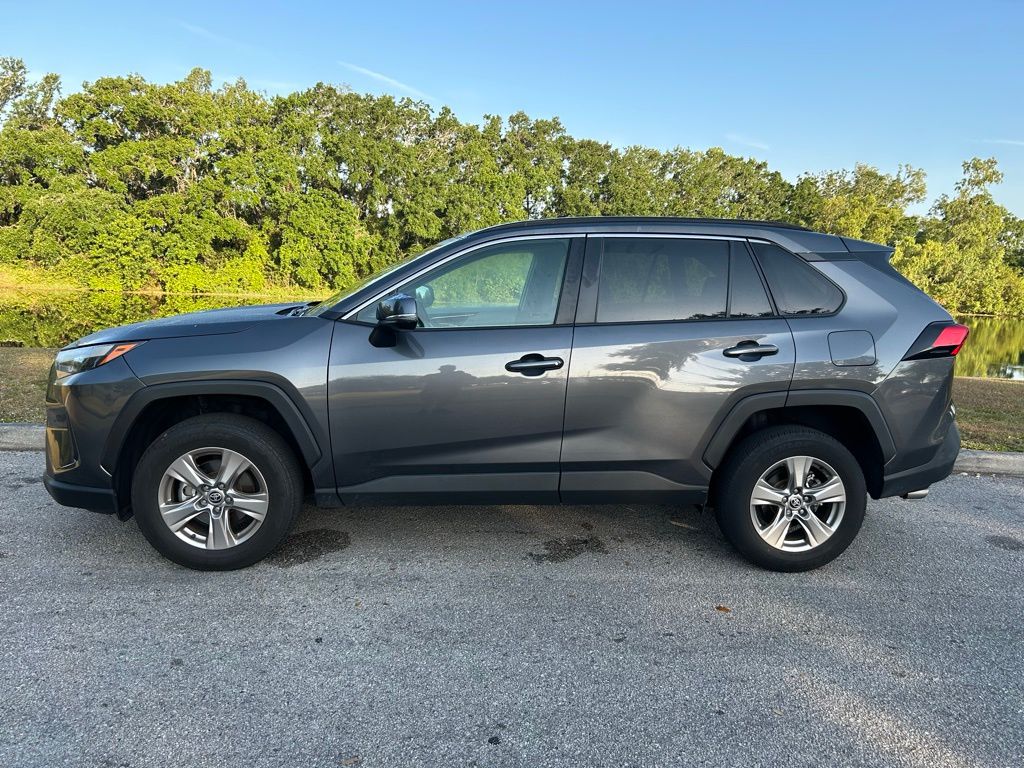 2023 Toyota RAV4 XLE 2