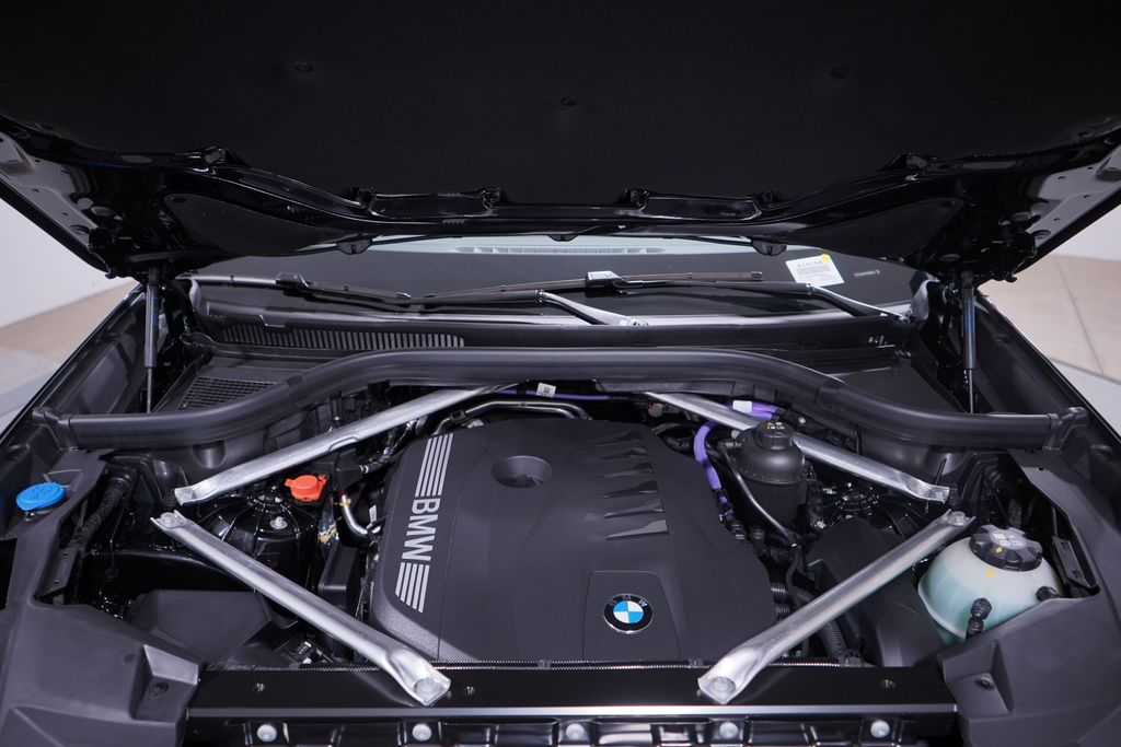 Thumbnail: 2026 BMW X5 - 14