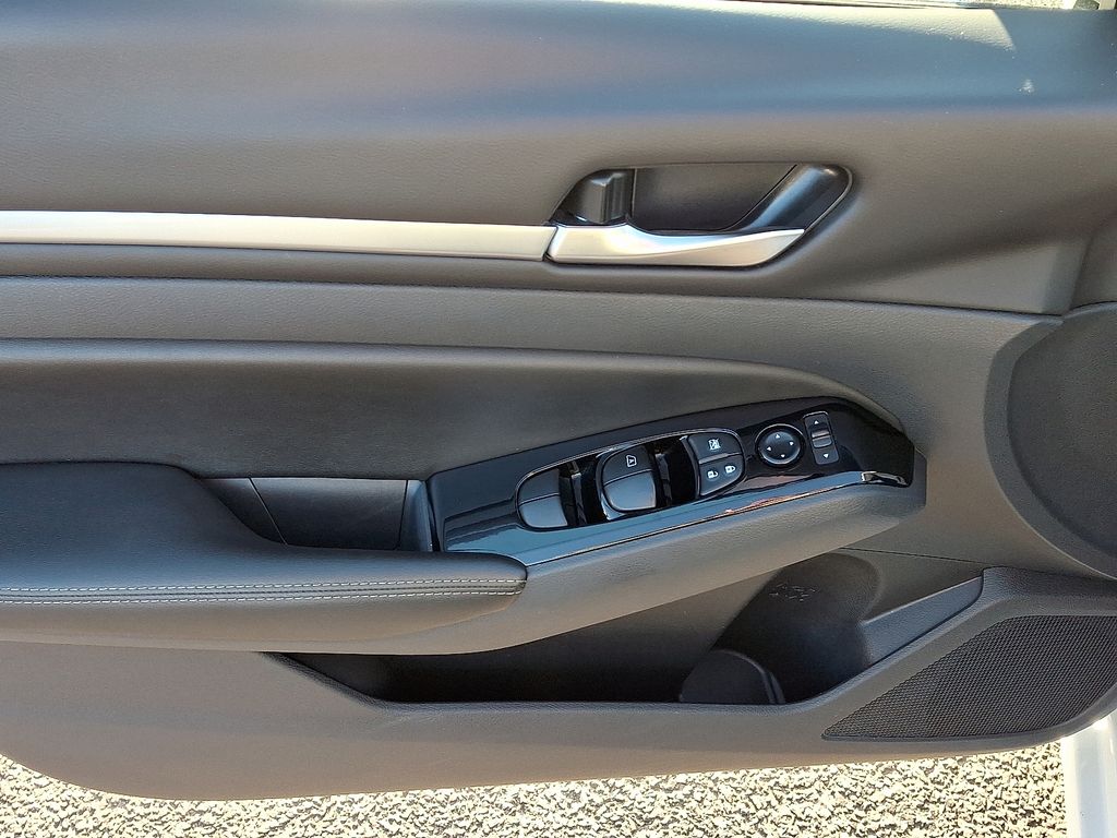 Thumbnail: 2023 Nissan Altima - 13