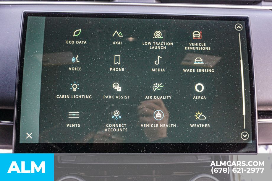 Used 2023 Gray Land Rover SE image 33