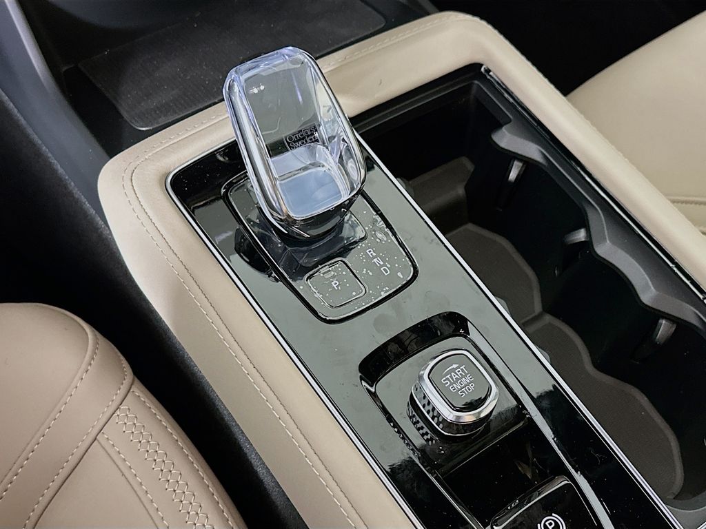 2026 Volvo XC90 Plus - Photo 22