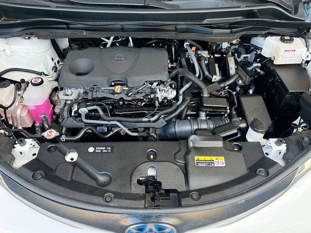 Used 2023 White Toyota LE image 29
