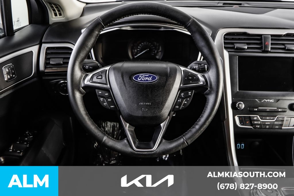 2020 Ford Fusion SEL photo 20