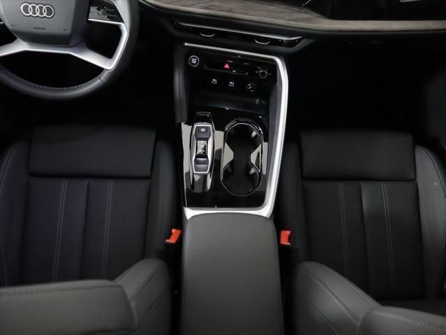 Thumbnail: 2025 Audi Q5 - 18