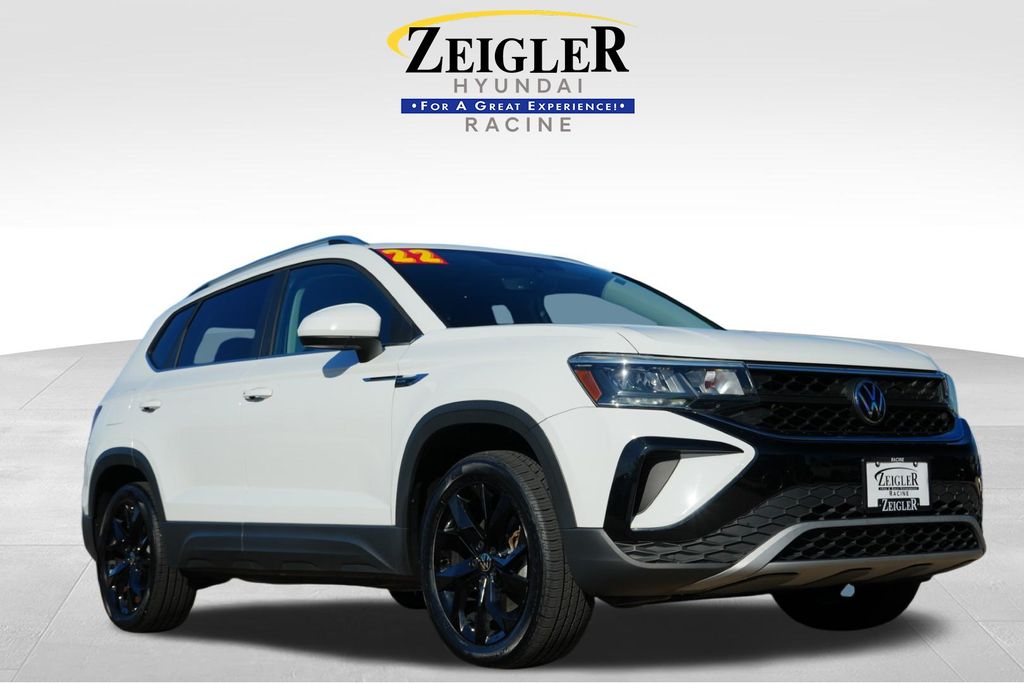 White 2022 Volkswagen Taos SE FWD SUV / Crossover Front-Wheel Drive 8-Speed Automatic