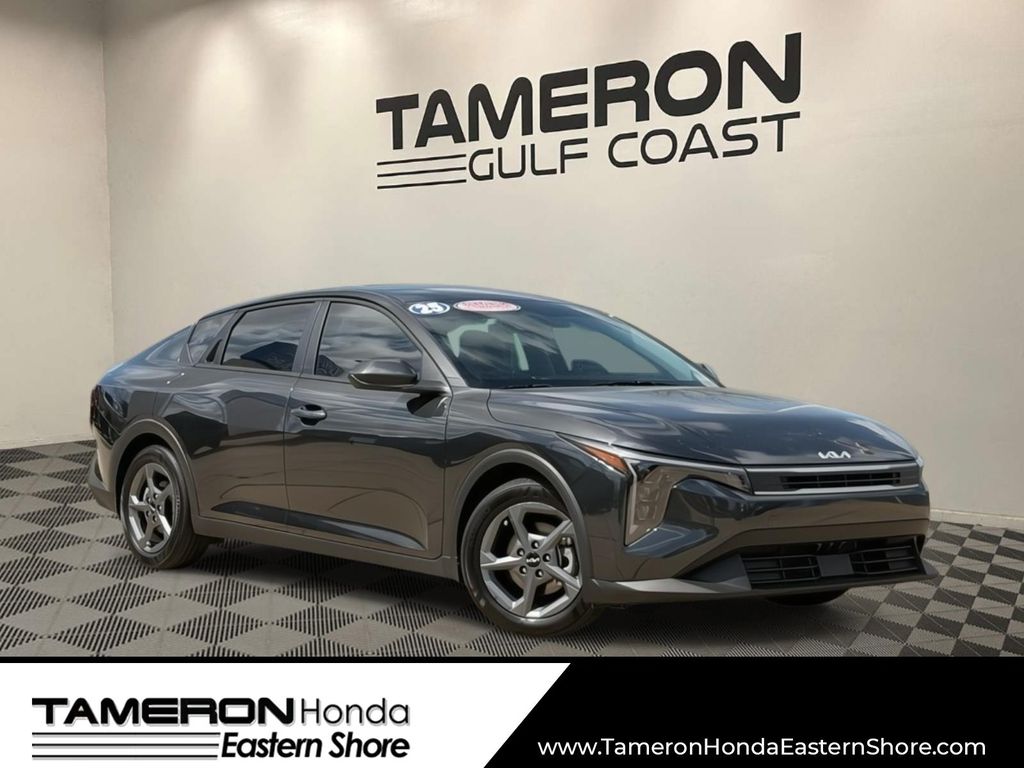2025 Kia K4 LXS FWD