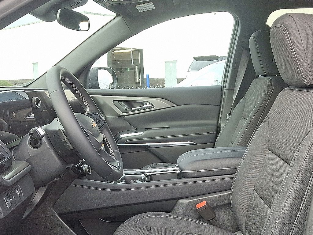 Thumbnail: 2026 Chevrolet Traverse - 8