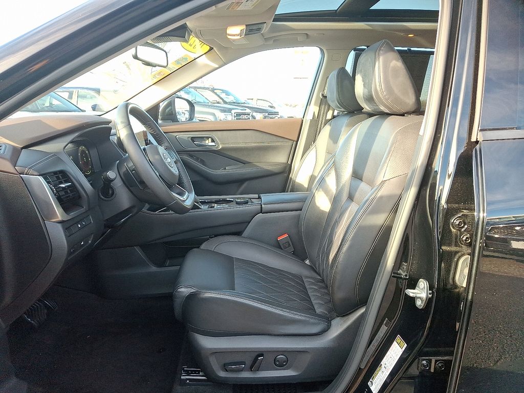 Thumbnail: 2022 Nissan Rogue - 14