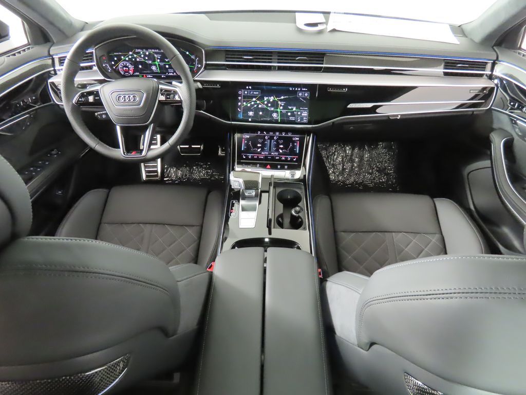Thumbnail: 2025 Audi S8 - 10
