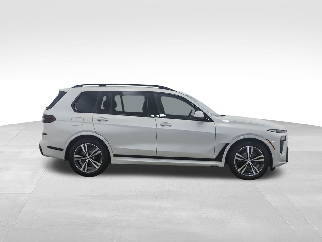 Thumbnail: 2026 BMW X7 - 6
