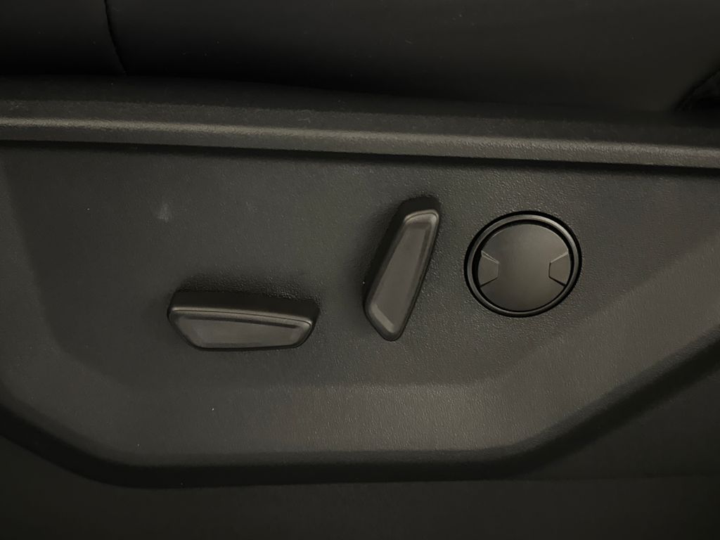 New 2026 White Ford Tremor image 27