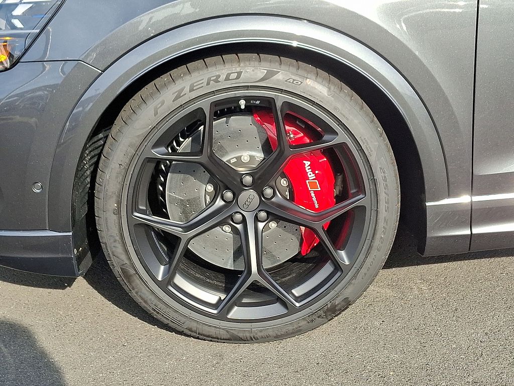 Thumbnail: 2026 Audi RS Q8 - 5