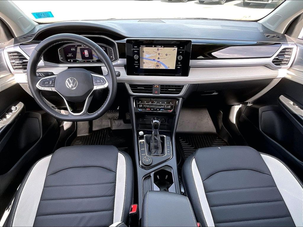 2025 Volkswagen Taos — photo 20