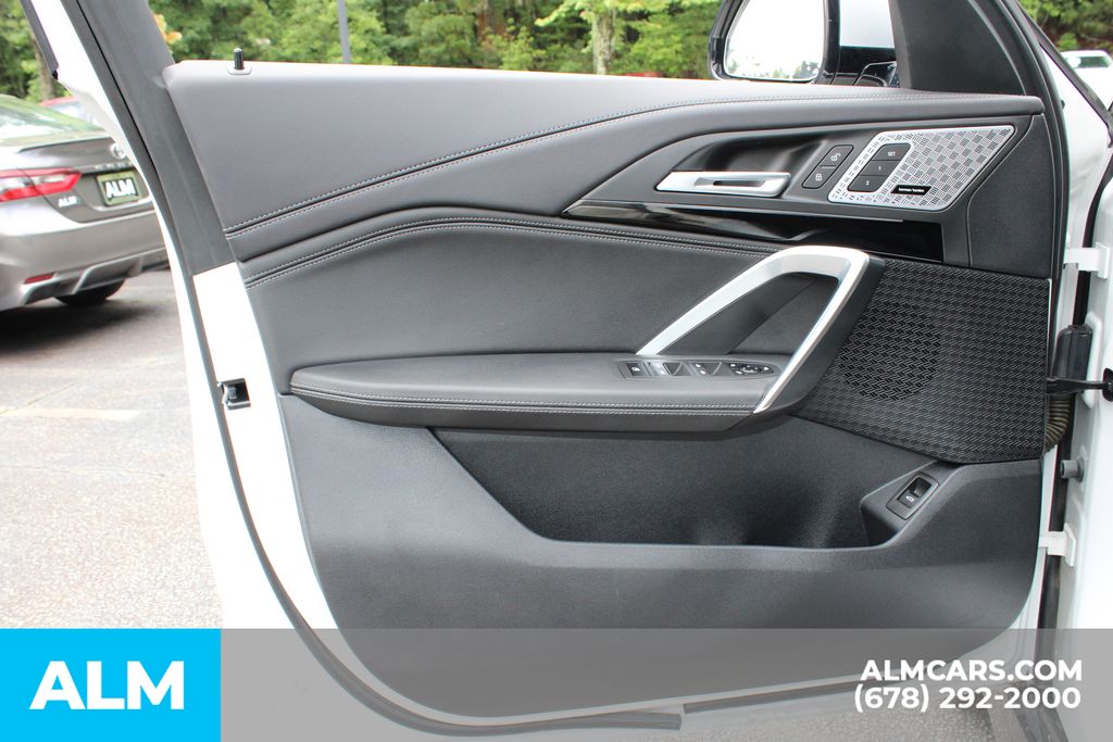 Used 2023 White BMW xDrive28i image 11