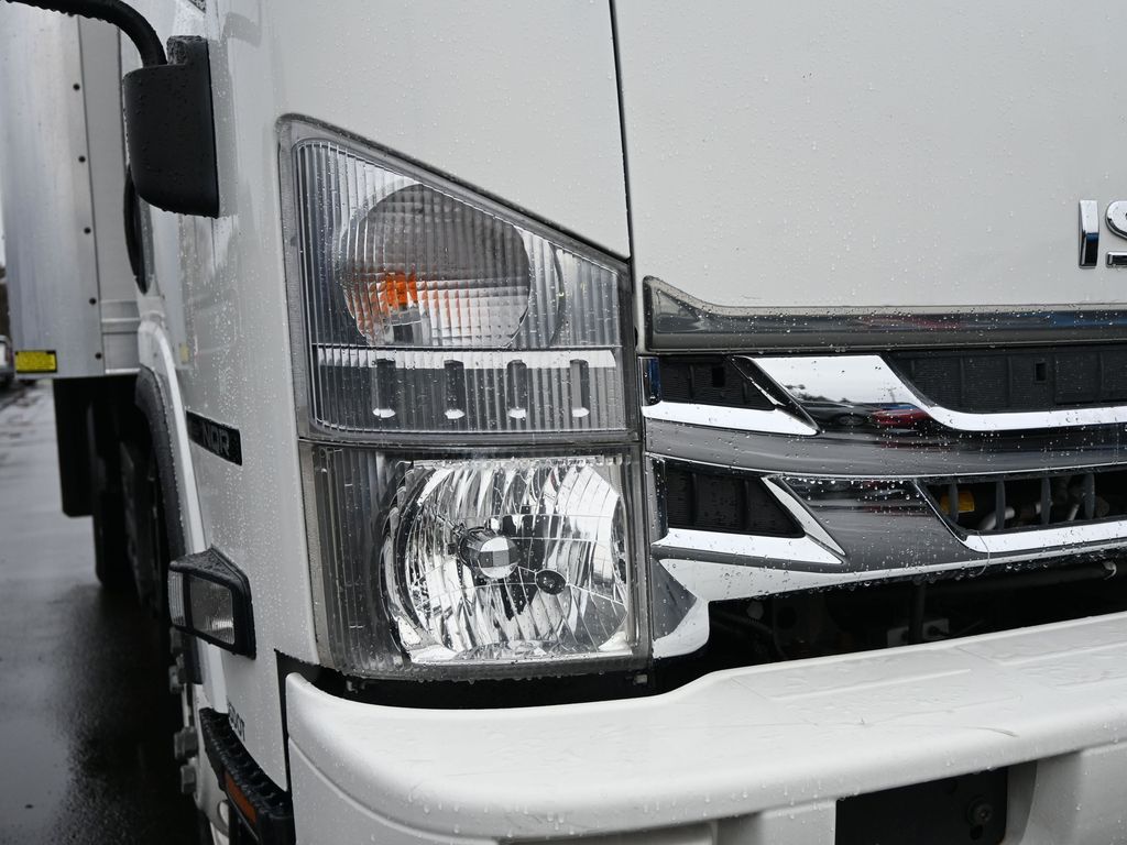 2016 Isuzu DSL REG AT 