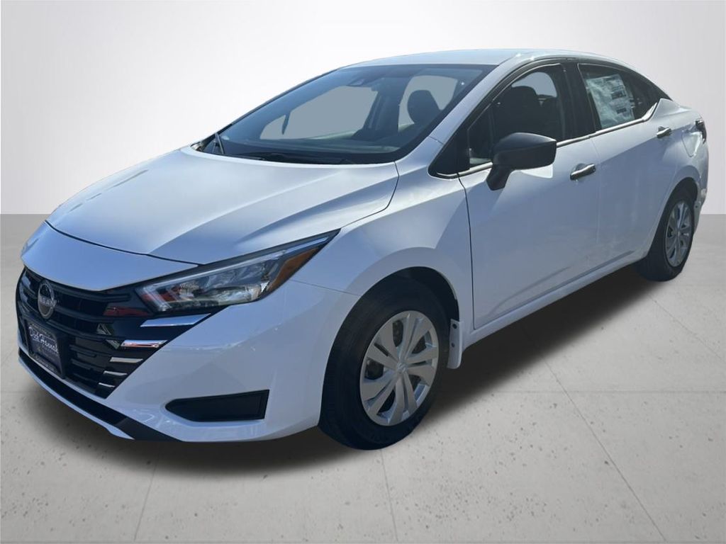 2025 Nissan Versa 1.6 S photo 2