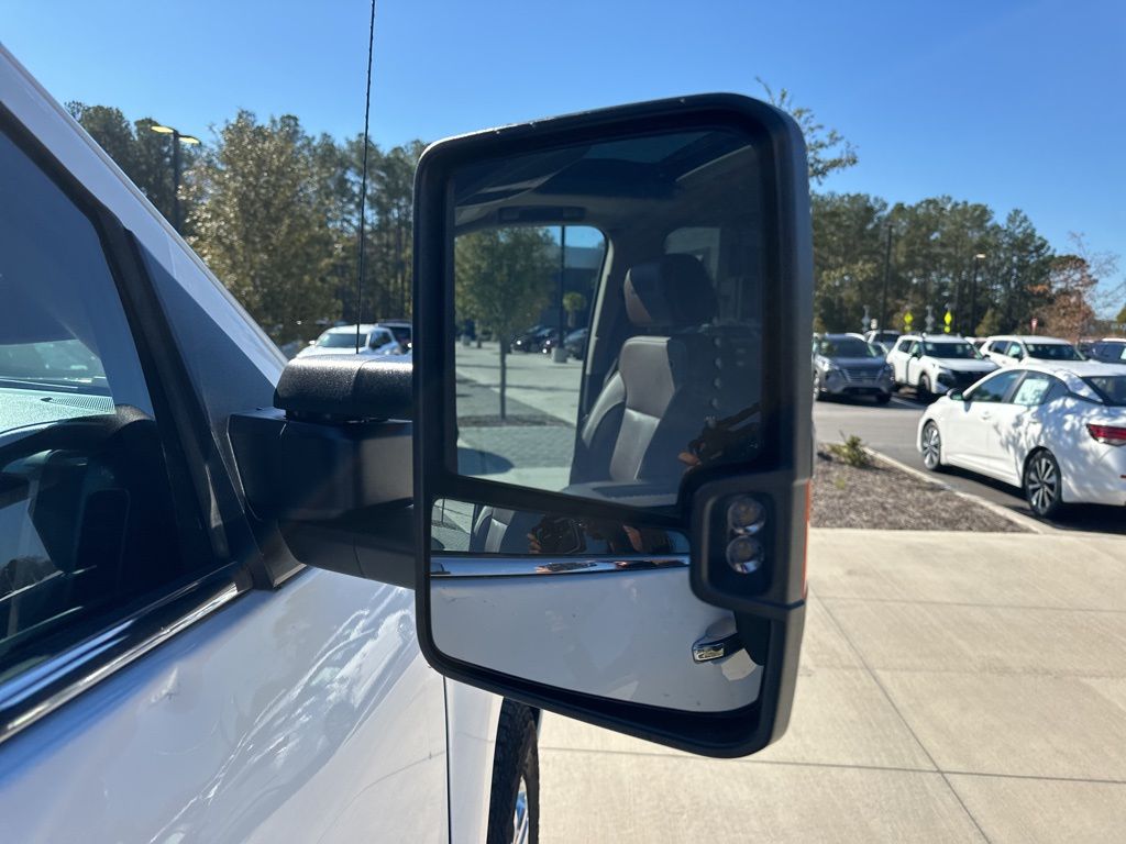 2016 Chevrolet Silverado 2500HD High Country 37