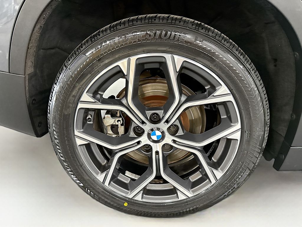 Thumbnail: 2021 BMW X1 - 32